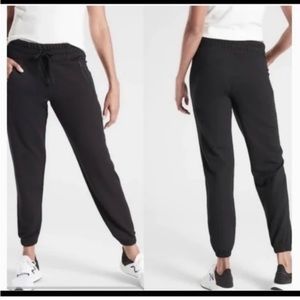 Athleta Bounce Back Jogger - Black XS